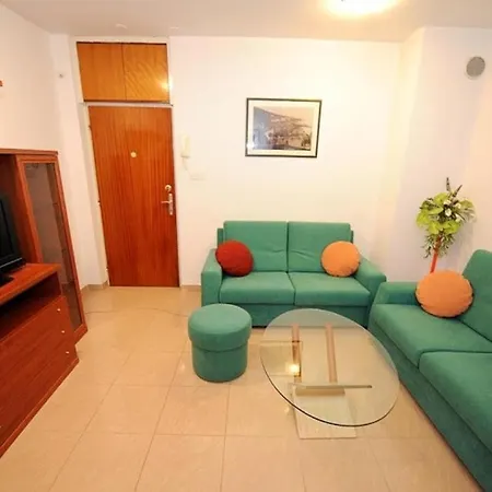 Andrea - Two Bedroom Apartman *